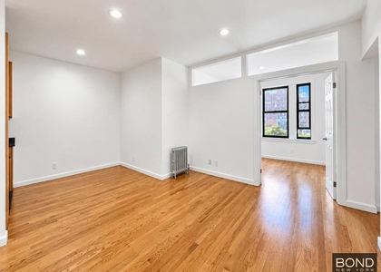 West 11th Street - Photo 1