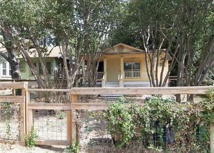 920 E 46th - Photo 1