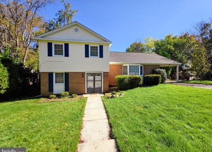 4221 N Valiant Court - Photo 1