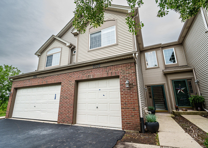 1039 Woodview Court - Photo 1