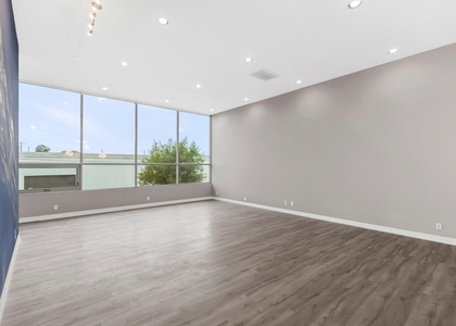 712 Parker Street - Photo 1