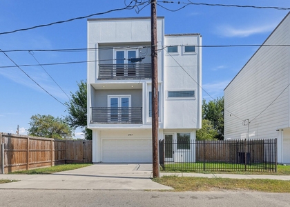 2917 Sauer Street - Photo 1