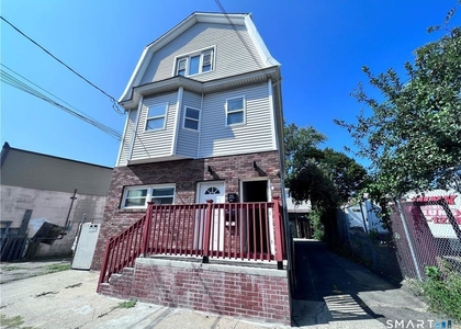 918 Maplewood Avenue - Photo 1