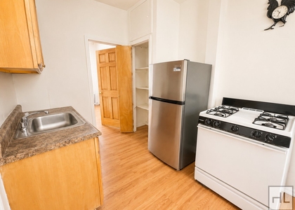 Grant Avenue - Photo 1