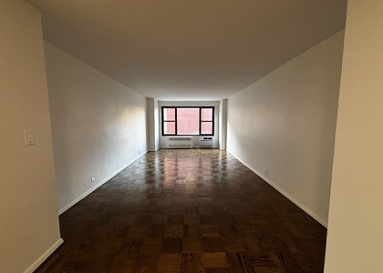 Fourth Avenue, 6B - Photo 1