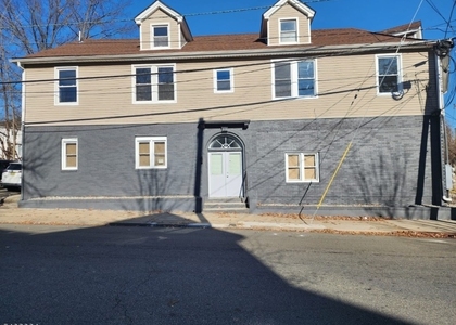 93 Hughes St - Photo 1