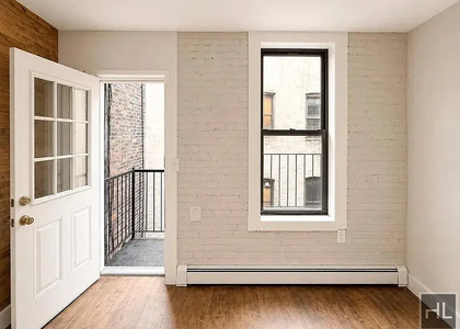 Avenue B - Photo 1