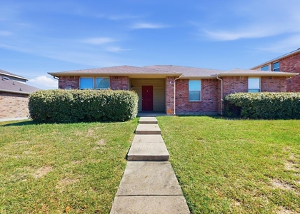 1416 Primrose Lane - Photo 1