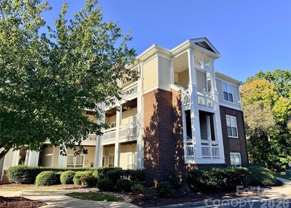 547 Southeast Drive - Photo 1