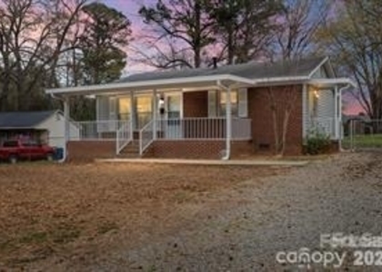 208 Tomberlin Road - Photo 1