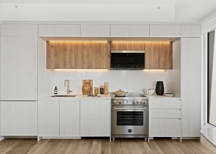 644 East 14th Street - Photo 1