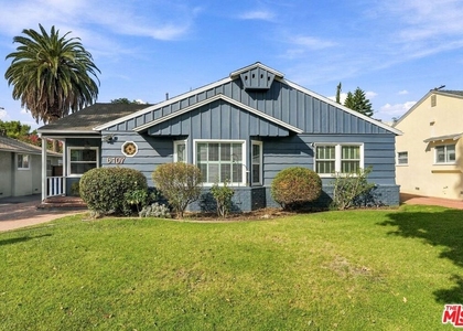 6107 Longridge Avenue - Photo 1