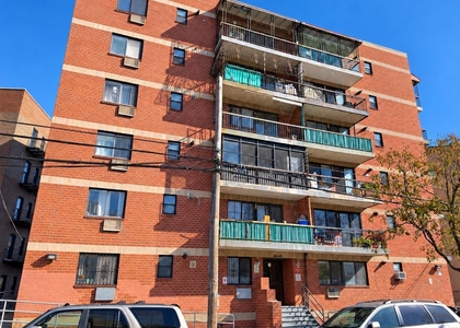34-45 Leavitt Street - Photo 1