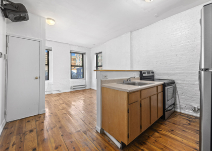 460 W 46th Street - Photo 1