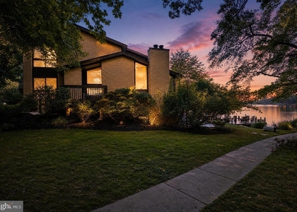 11322 Dockside Circle - Photo 1