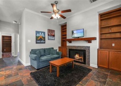 2802 Nueces St - Photo 1