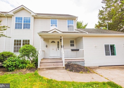 211 Laurel Avenue - Photo 1