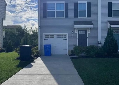 39 F Parsons Boulevard - Photo 1
