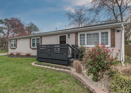 417 Bay Way - Photo 1