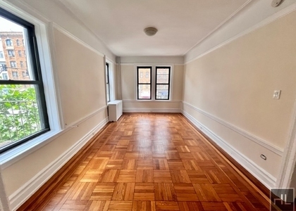 West 204 Street - Photo 1