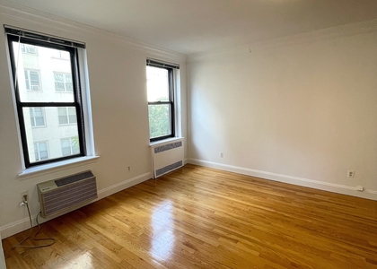 East 78 Street - Photo 1