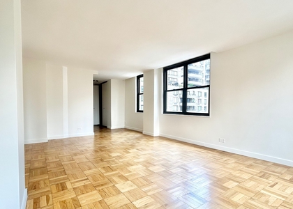 East 49 Street - Photo 1