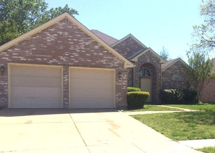 214 E Lynn Creek Drive E - Photo 1
