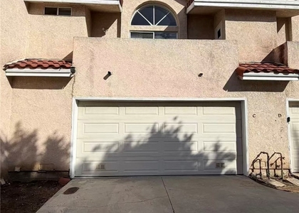 556 N 5th - Photo 1