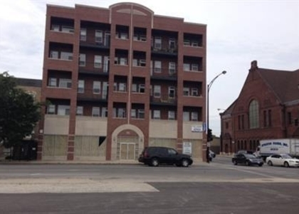 2000 W Warren Boulevard - Photo 1
