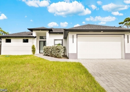 1025 Gladys Street - Photo 1