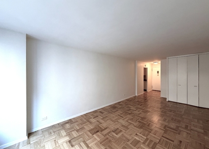 East 49th Street - Photo 1