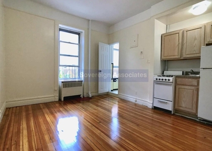 936 West End Avenue - Photo 1