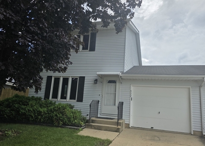 932 Manchester Court - Photo 1