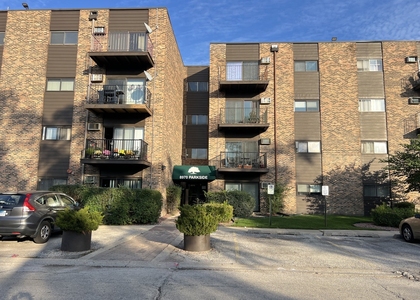 8970 N Parkside Avenue - Photo 1