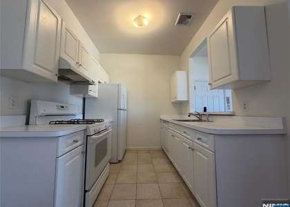 35 Prospect - Photo 1