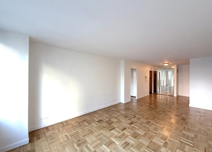 East 49th Street - Photo 1