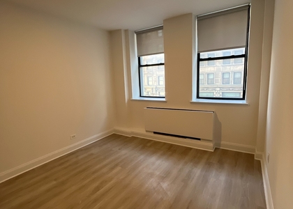 West 34th Street - Photo 1