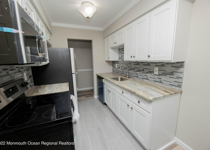 110 Stonehurst Boulevard - Photo 1
