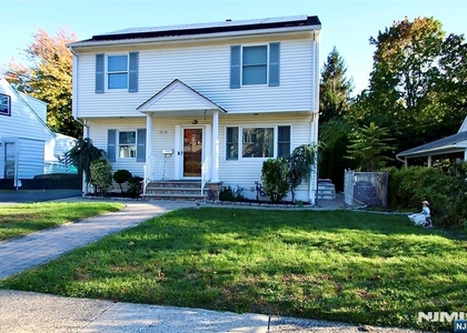 32-06 Norwood - Photo 1