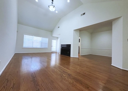 627 Hawthorne Street - Photo 1