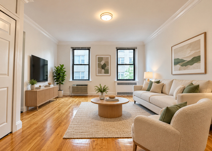 ### Bright Upper East Side 1BR - Photo 1