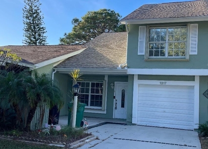 1317 Se Rivergreen Circle - Photo 1
