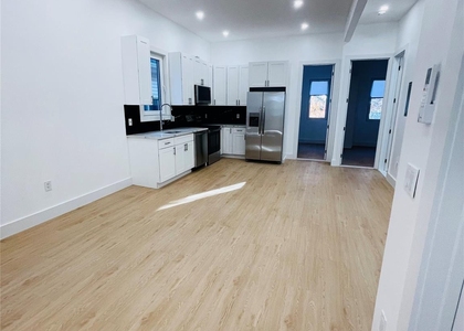6015 Maspeth Avenue - Photo 1