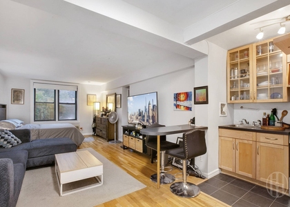 229 E 28th Street - Photo 1