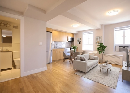 752 West End Avenue #14D - Photo 1