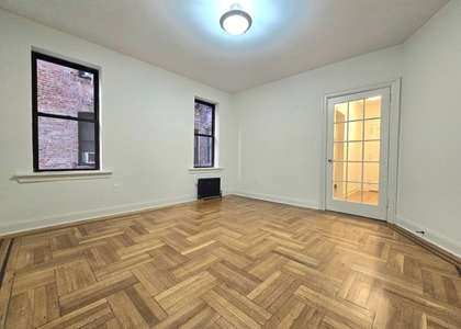 615 Fort Washington Avenue - Photo 1