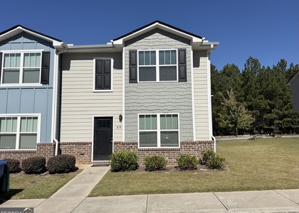 319 Ashigan Street - Photo 1