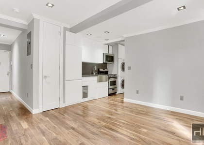 Second Avenue - Photo 1