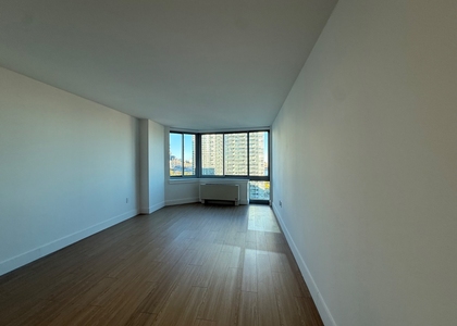 Center Boulevard - Photo 1