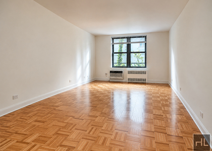 West 16 Street - Photo 1
